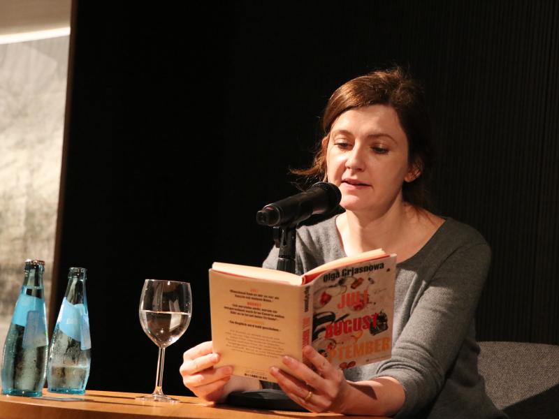 Olga Grjasnowa liest im Literaturforum