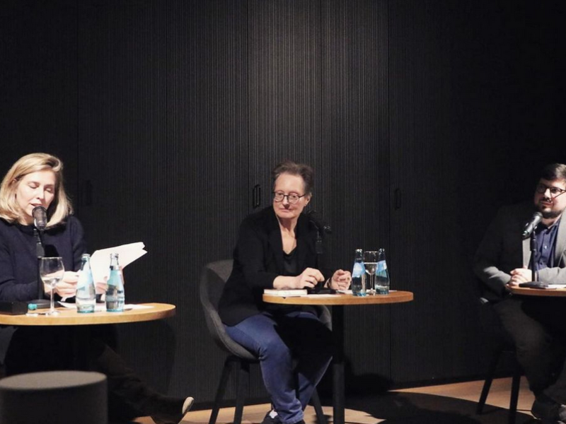 Viola Pobitschka, Nicole Henneberg und Christian Dinger im Literaturforum.