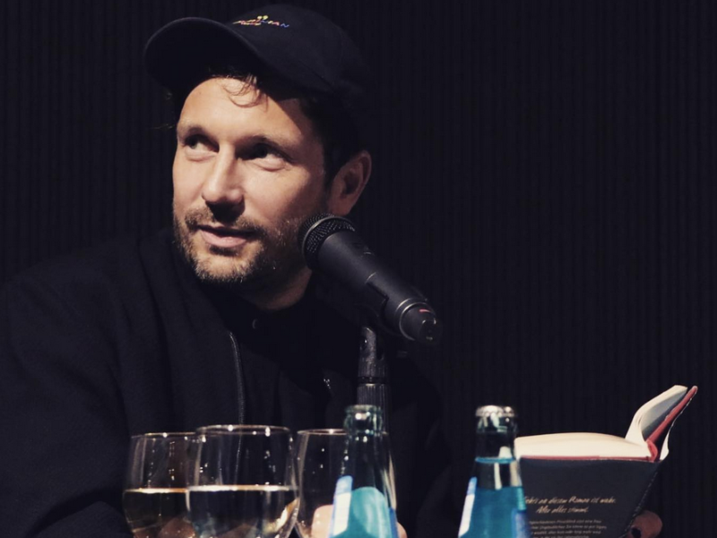 Friedemann Karig liest.