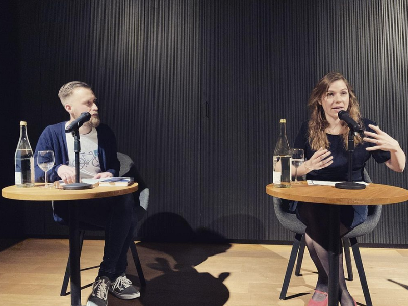 Stine Pilgaard mit Justus Carl im Literaturforum.