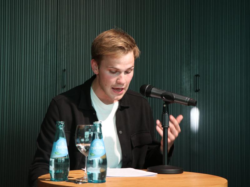 Yannick Sturm liest im Literaturforum
