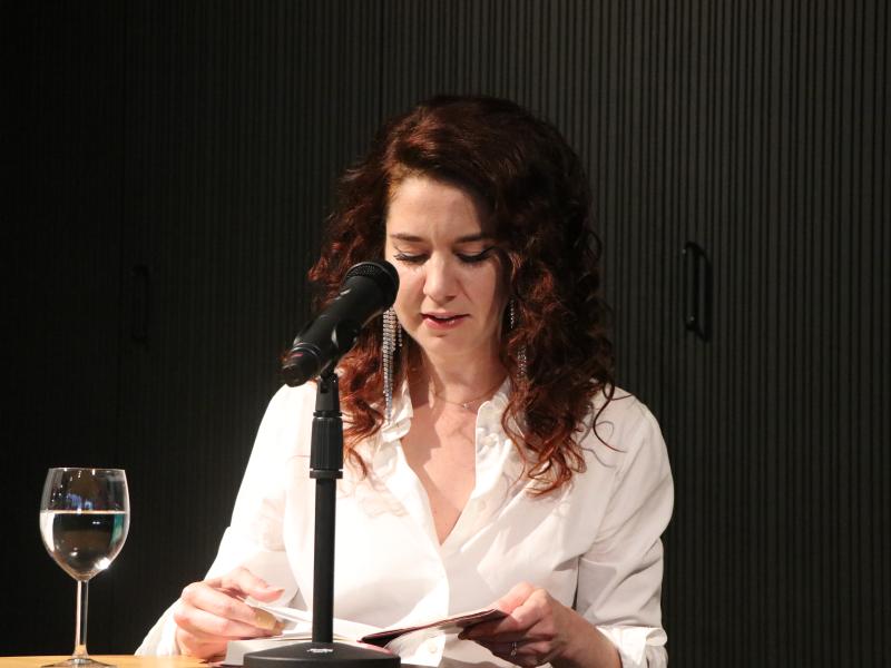 Anna Prizkau liest aus ihrem Roman 