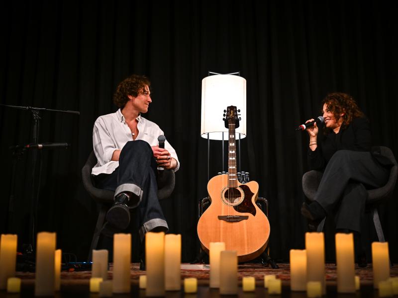 Daniel Donskoy und Laura Cazés im Gespräch