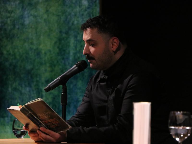 Fikri Anıl Altıntaş liest im Literaturforum