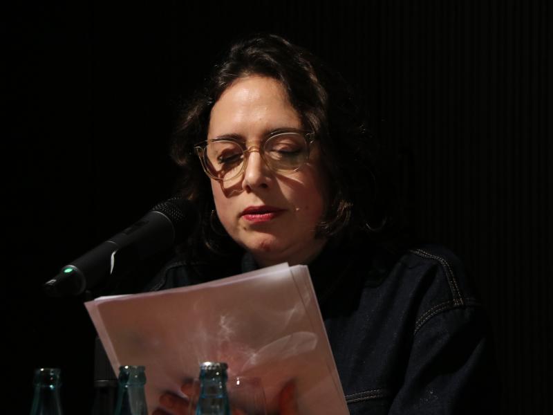 Verena Güntner liest aus der deutschen Übersetzung